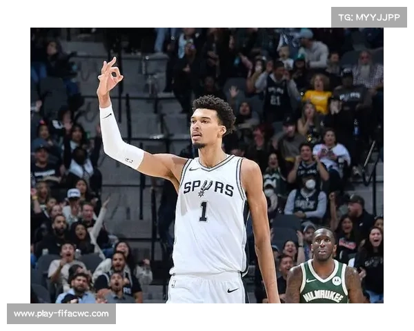 文班亚马高效砍下27分11篮板表现惊艳但失误偏多影响整体发挥