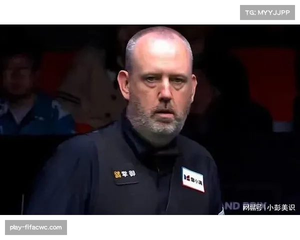 50岁老将马克·威廉姆斯捧杯瞬间展现传奇魅力荣耀时刻再现斯诺克赛场